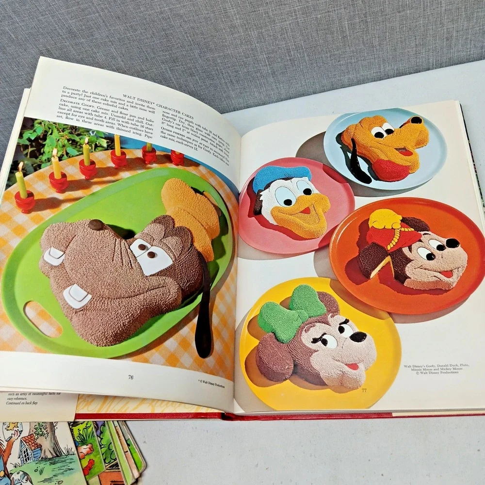Wilton Way Cake Decorating Vol 1 Vintage Hardcover Disney Character Cakes Book